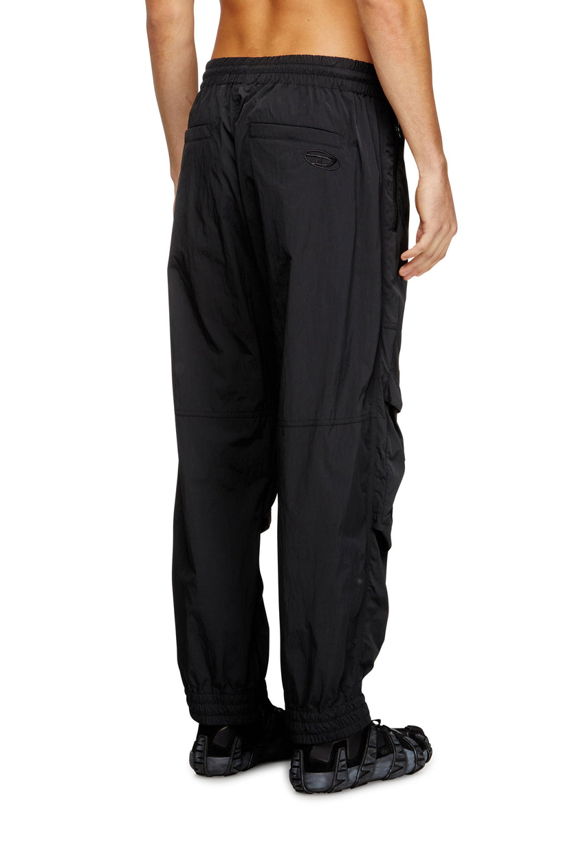 Pantaloni in nylon con tasche cargo