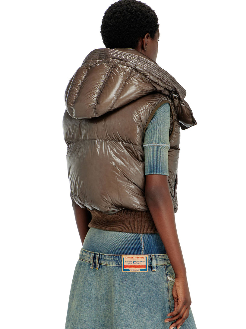 Gilet imbottito in tessuto ripstop con cappuccio removibile