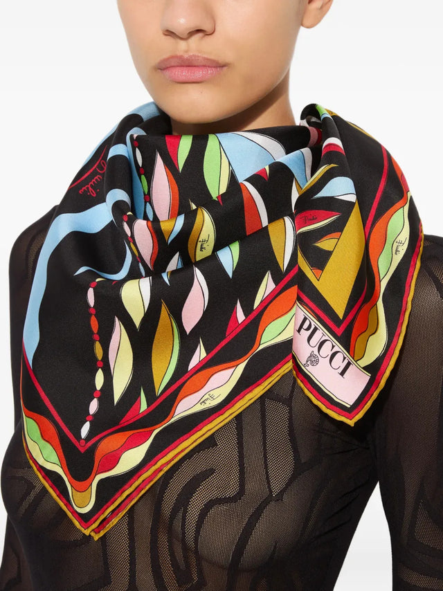 Foulard con stampa geometrica