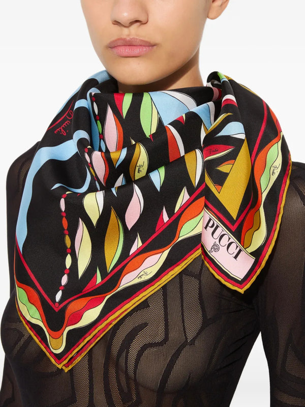 Foulard con stampa geometrica