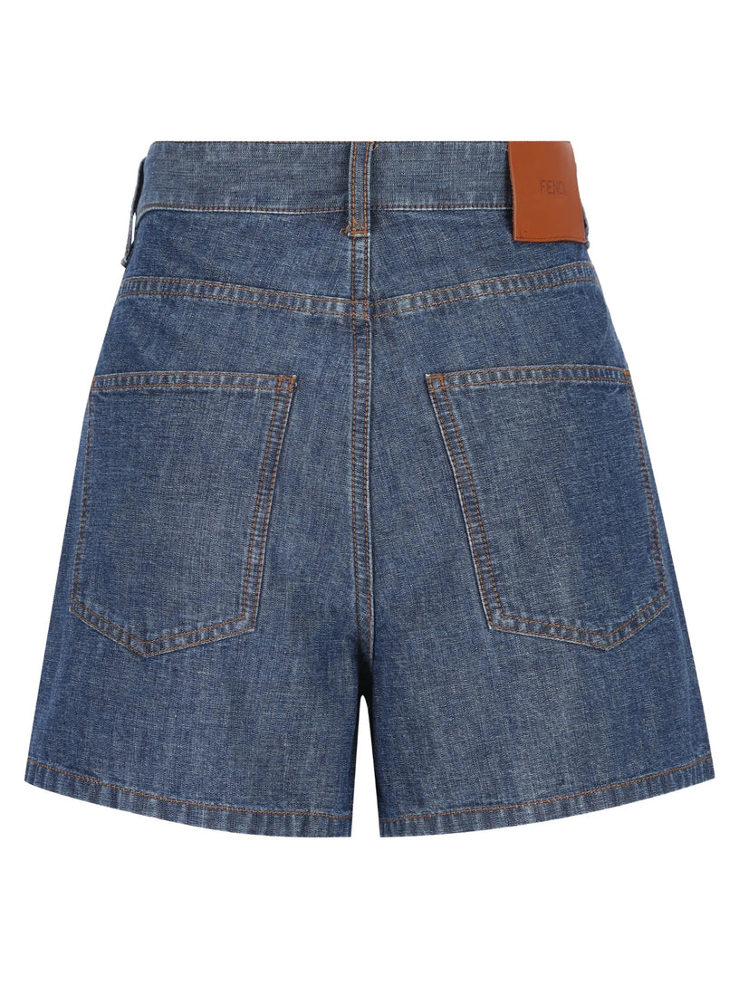 Shorts in denim