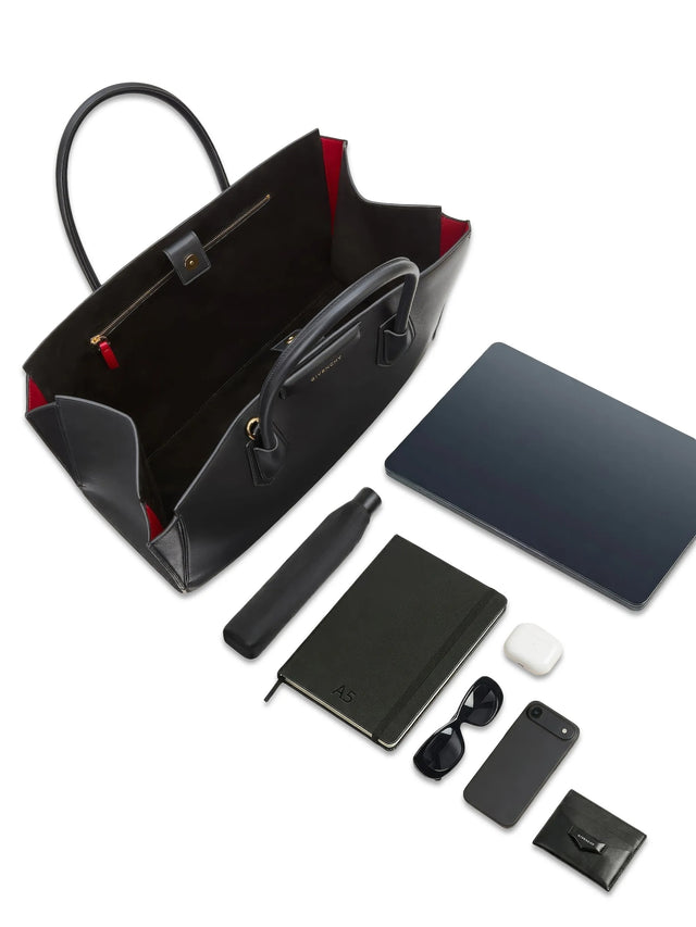Borsa Antigona Catchall media in pelle fiore lucida