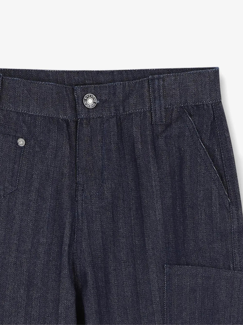Jeans in denim