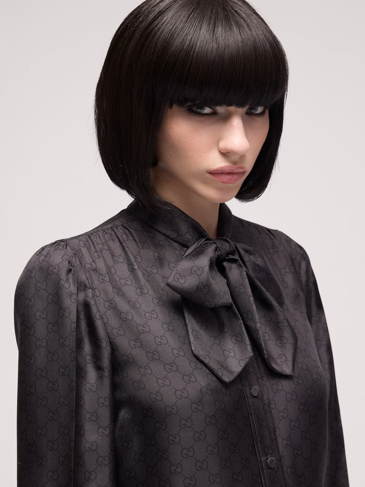 Camicia in twill di seta stampata con fiocco