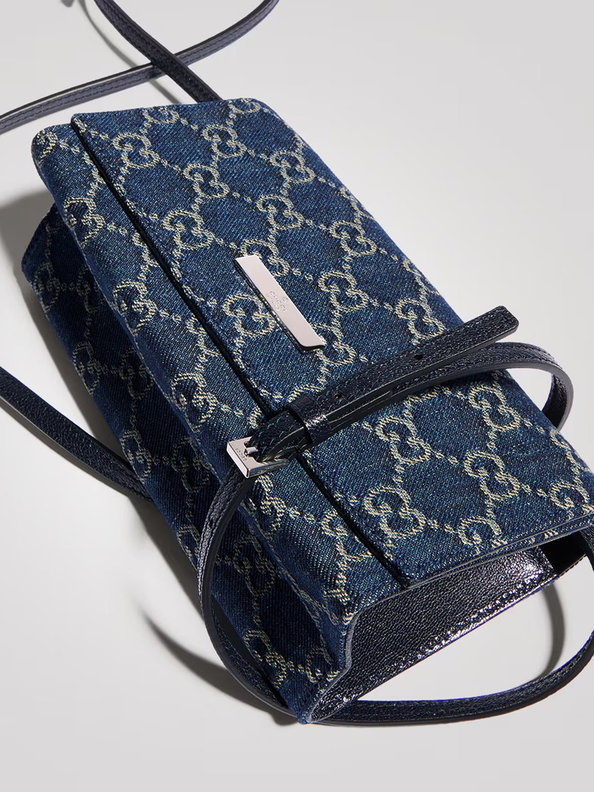 Pochette piccola con tracolla e placca Gucci