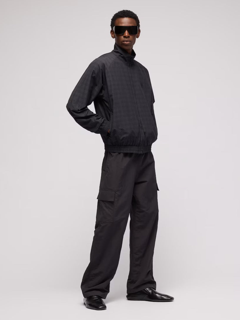 Pantalone cargo in faille di nylon froissé