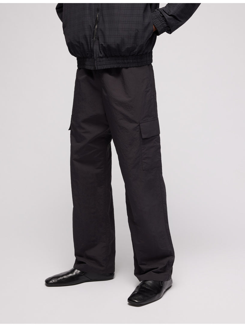Pantalone cargo in faille di nylon froissé