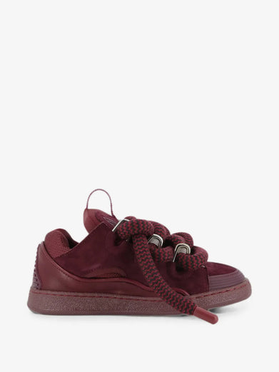 Sneakers Curb
