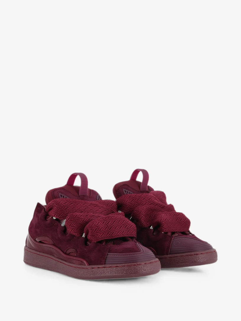 Sneakers Curb