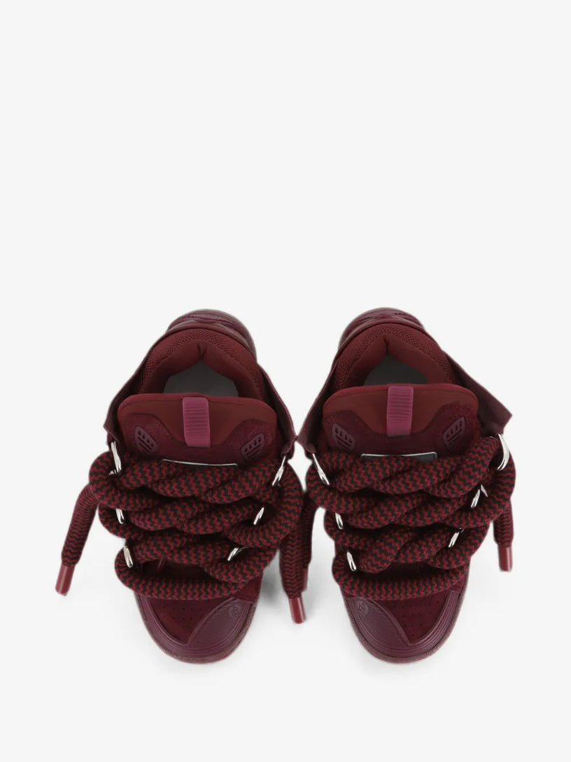 Sneakers Curb