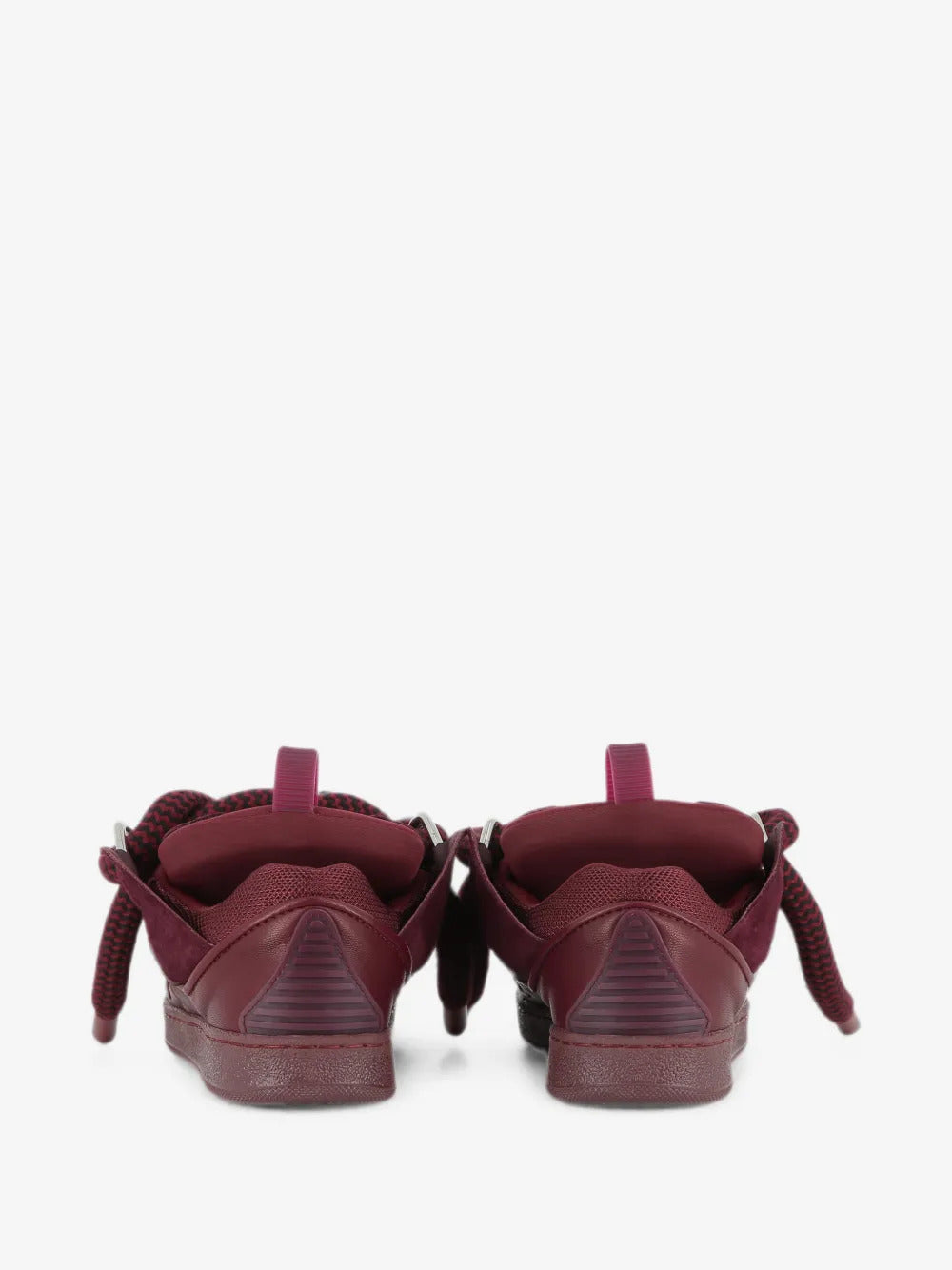 Sneakers Curb