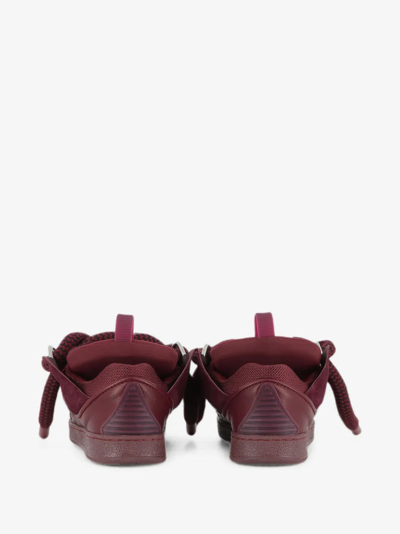 Sneakers Curb
