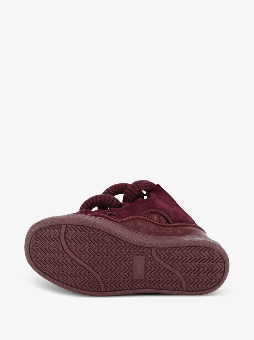 Sneakers Curb