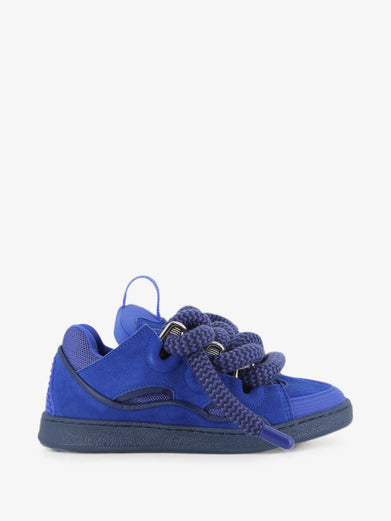 Sneakers Curb
