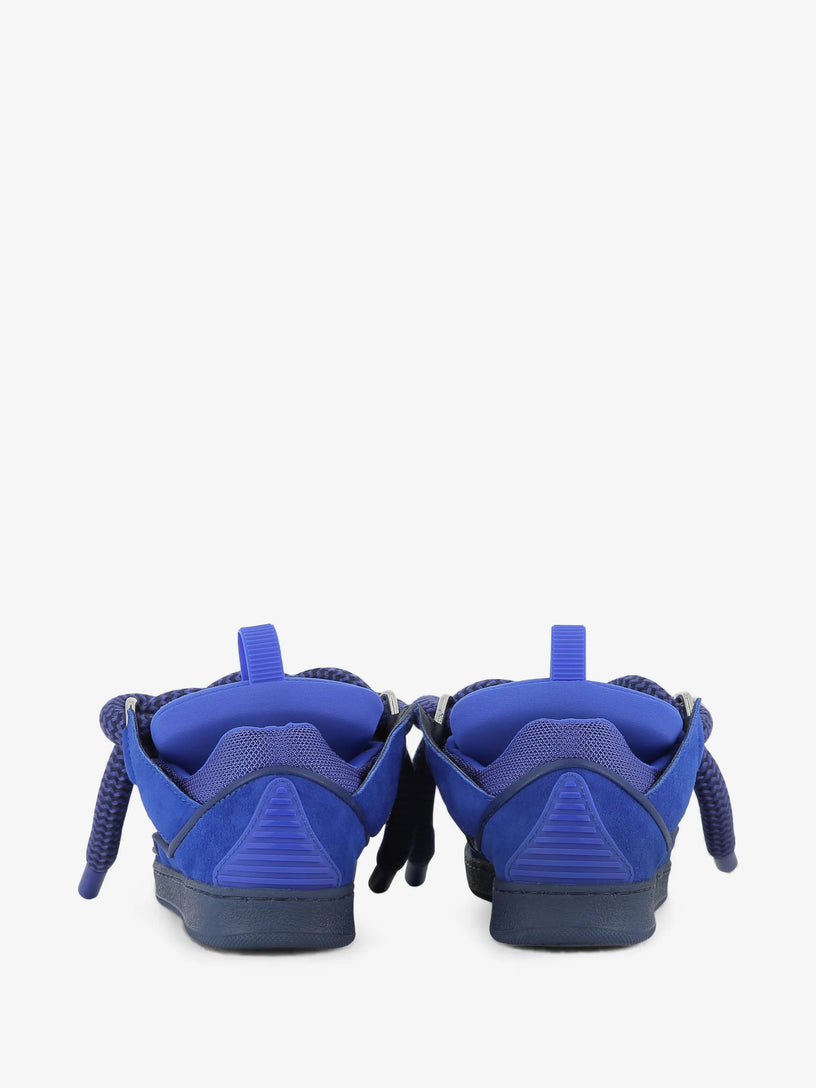 Sneakers Curb