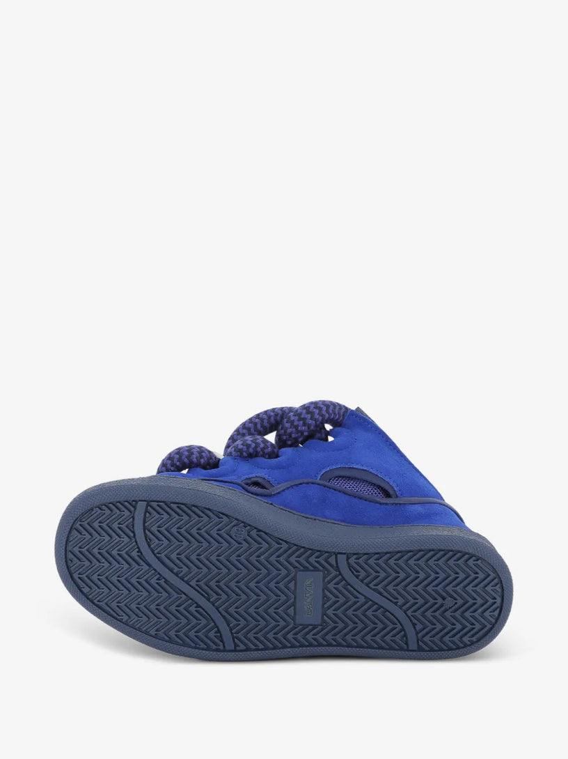 Sneakers Curb