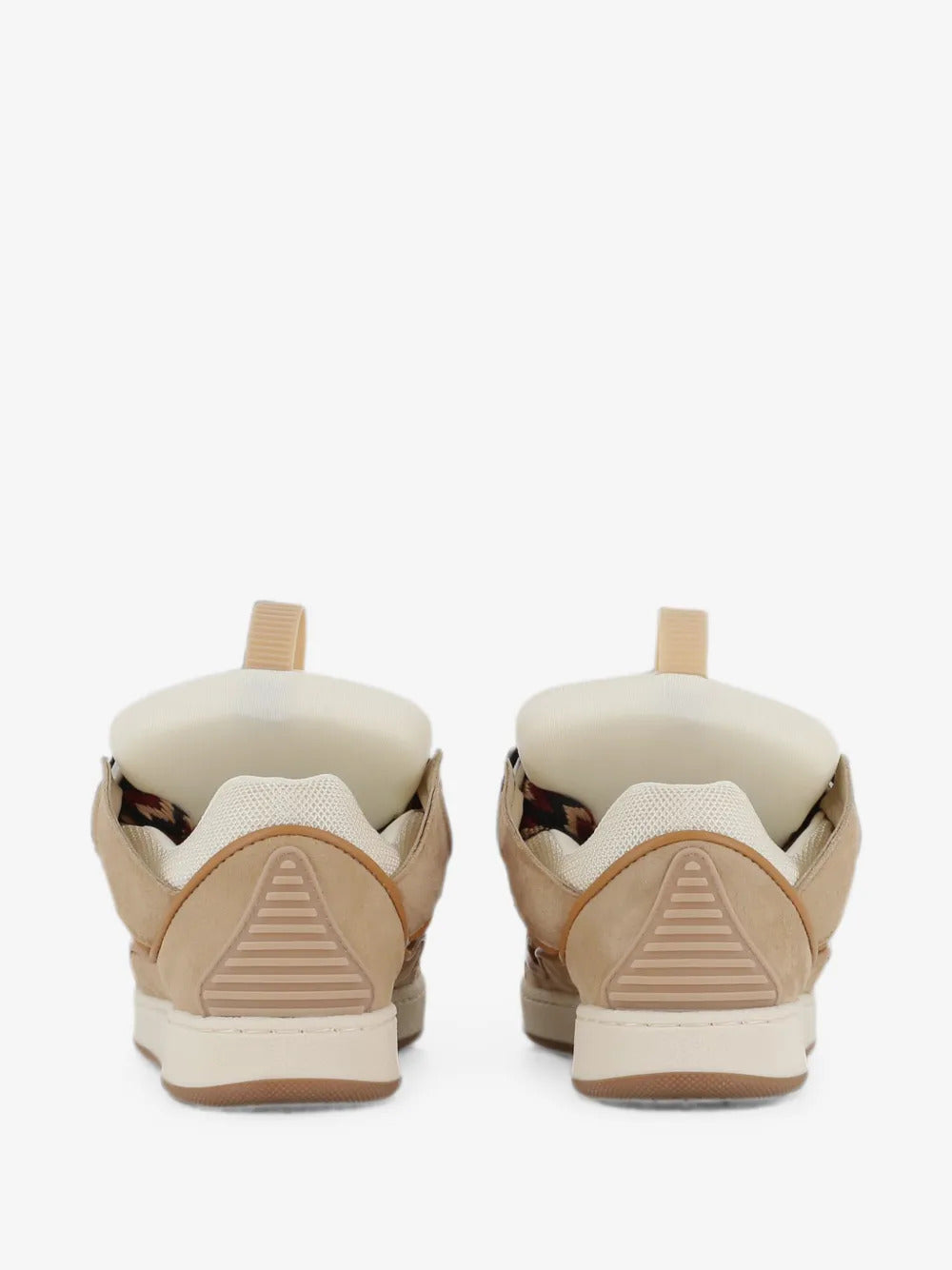Sneakers Curb