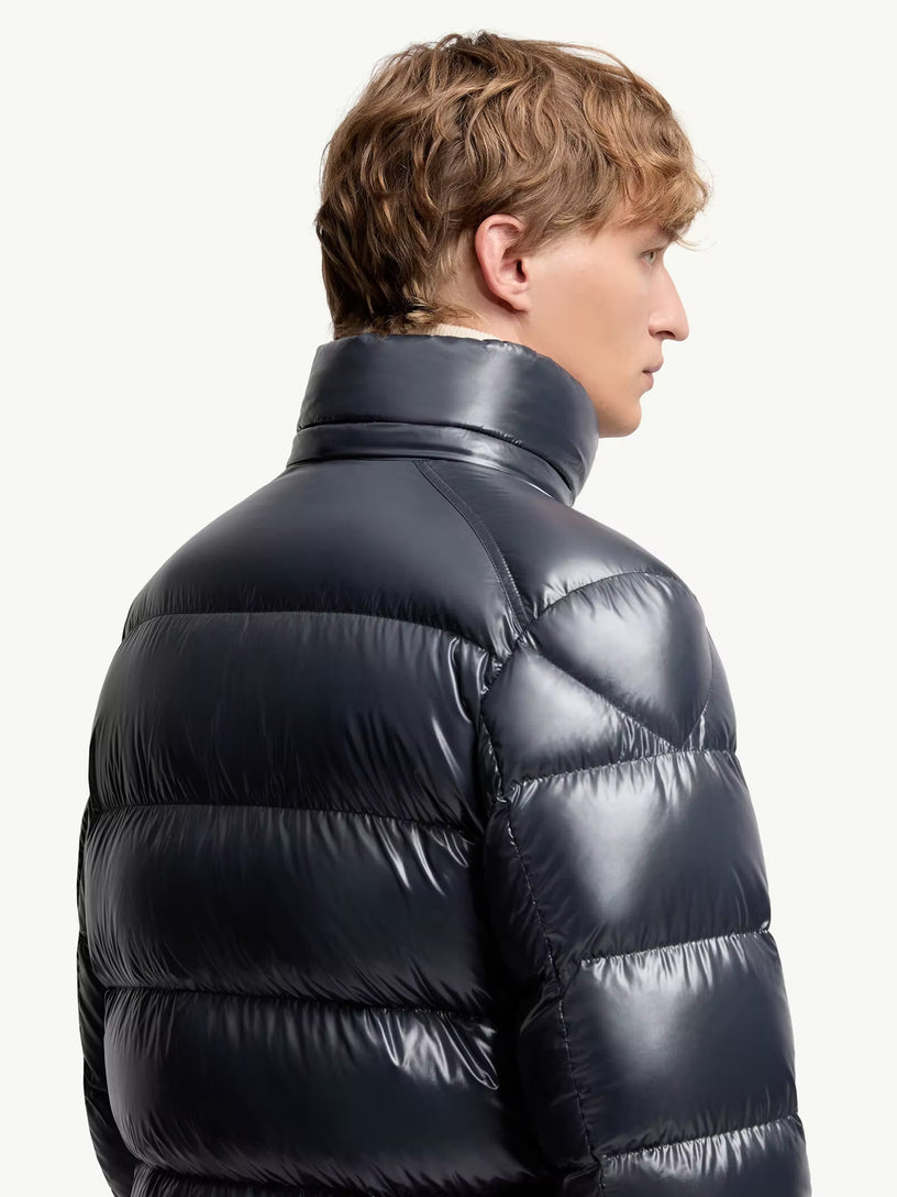 Piumino corto Moncler Maya con cappuccio