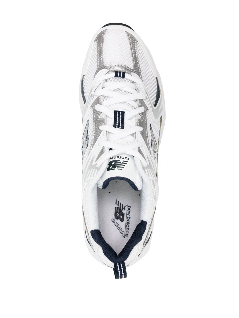 Sneakers 530