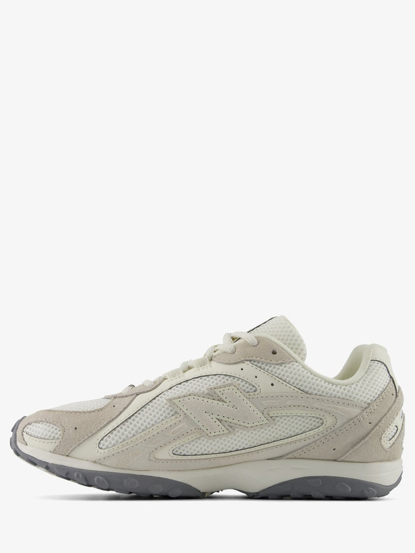 204L Sneakers