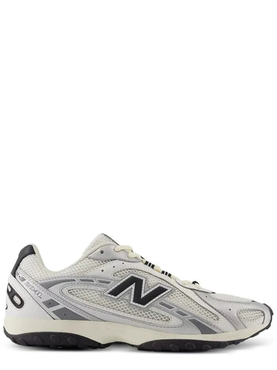 204L Sneakers