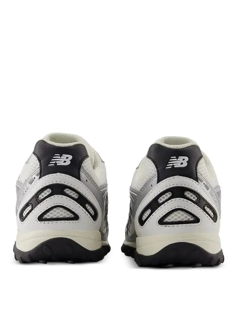 204L Sneakers
