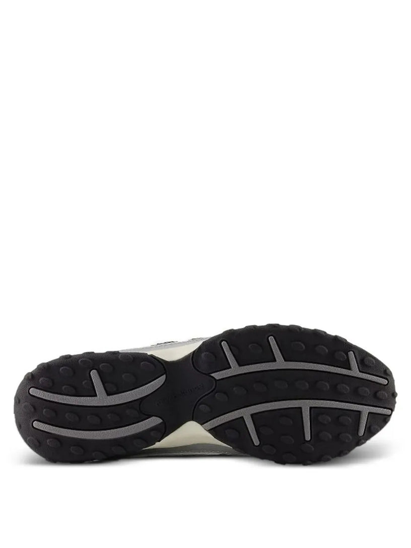 204L Sneakers