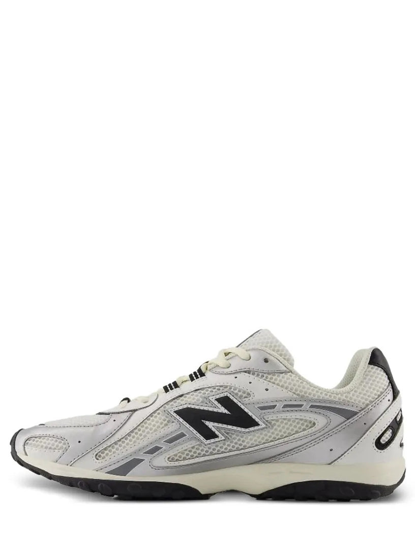 204L Sneakers