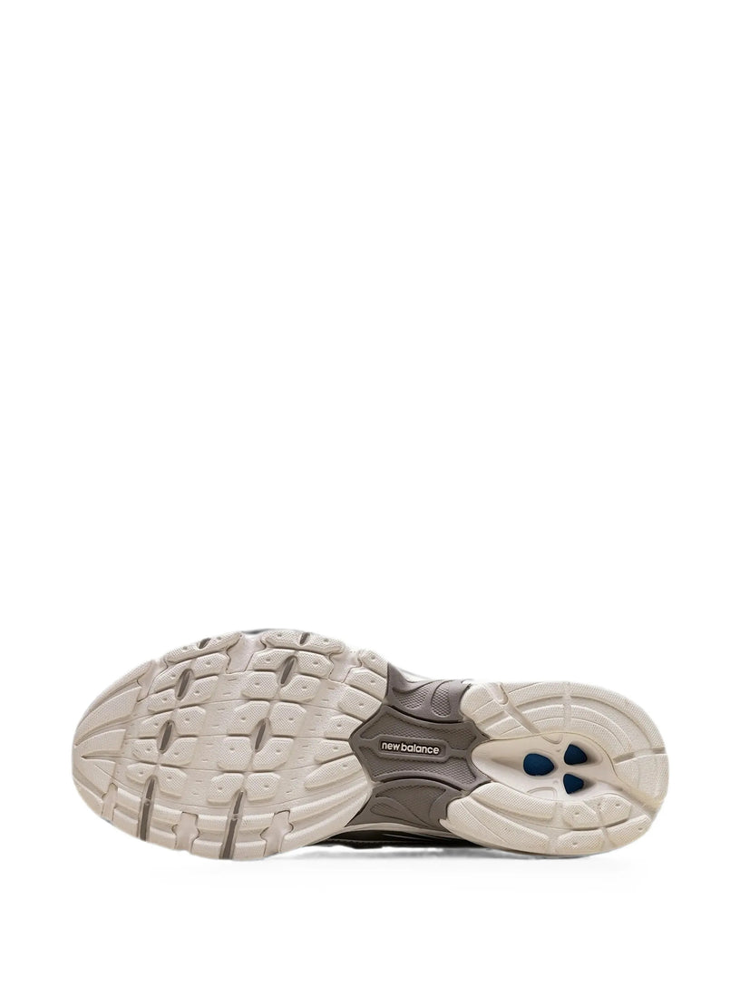 Sneakers 740