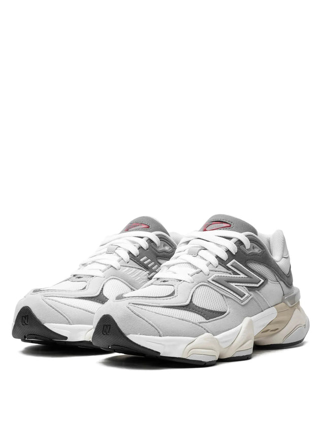 9060 Sneakers