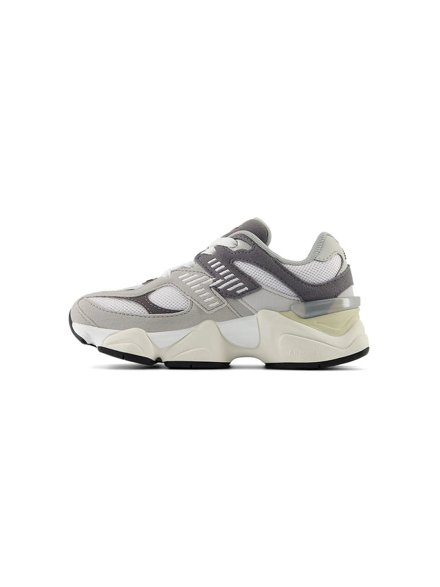 9060 Sneakers