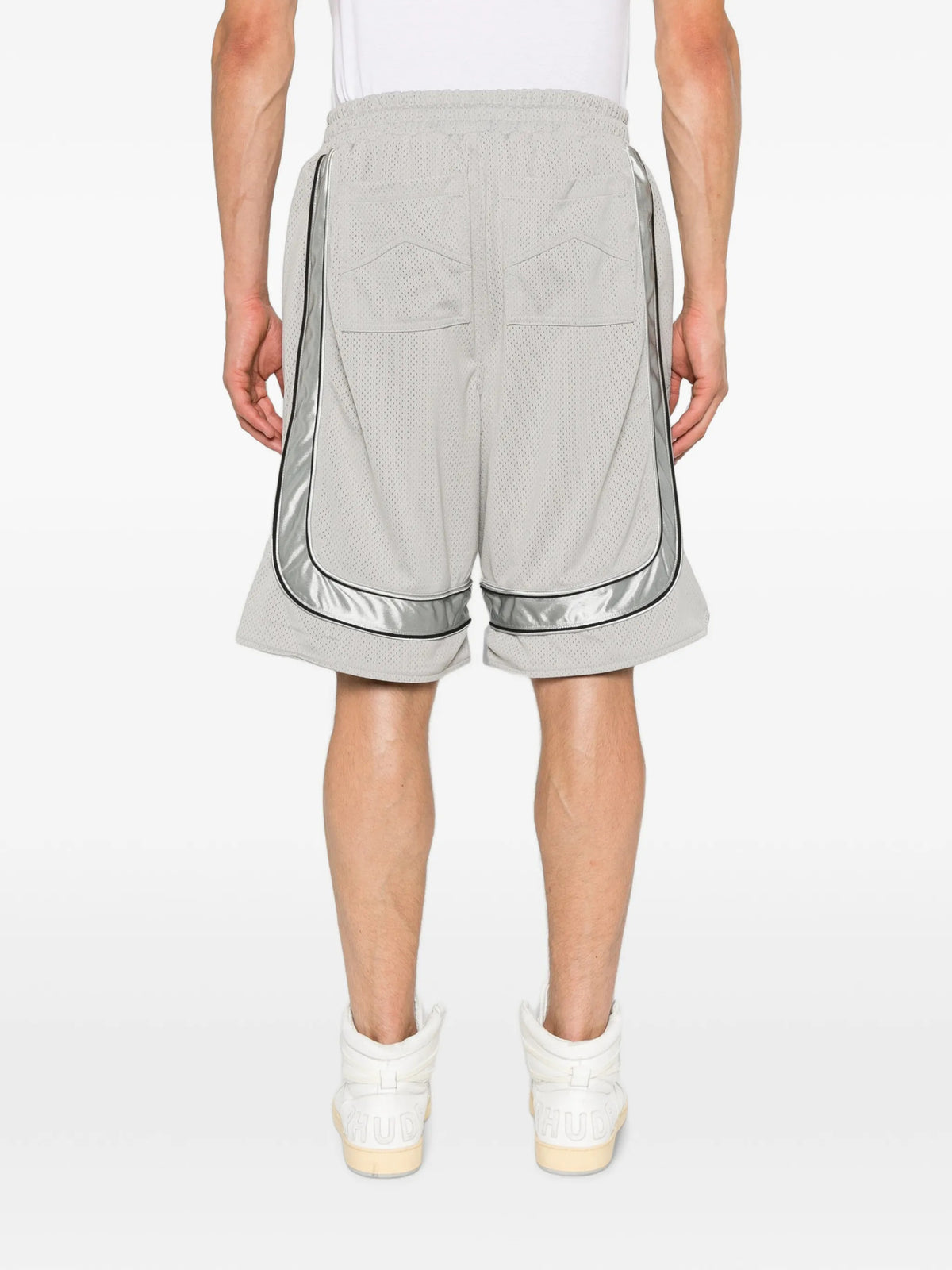 Baggy collegiate logo short