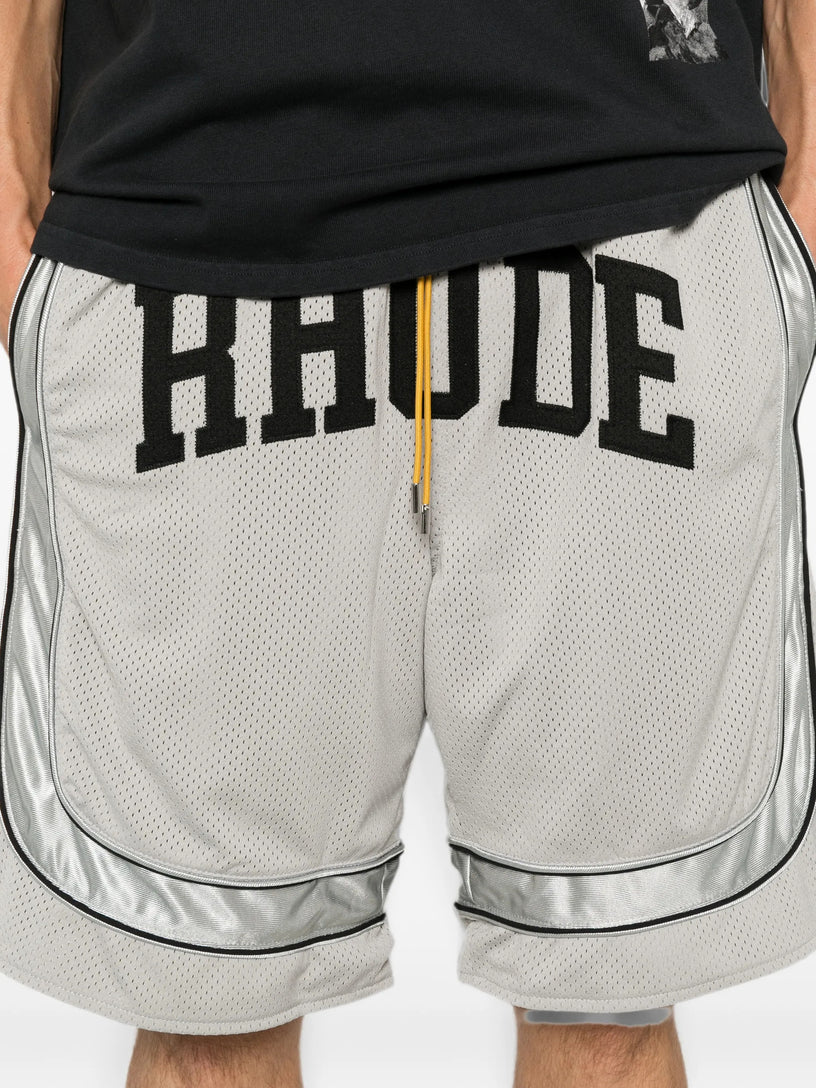 Baggy collegiate logo short