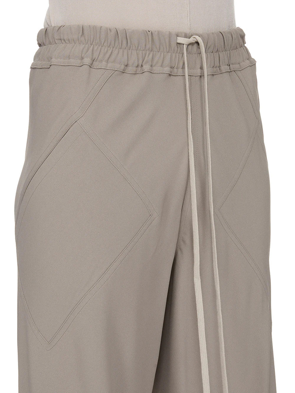Drawstring bias