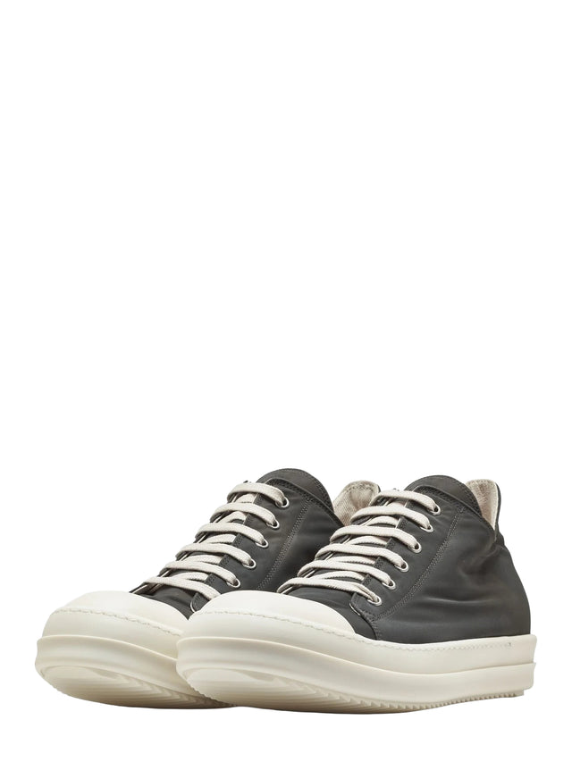 Low Sneakers