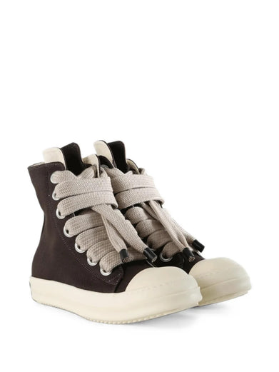 Jumbolace sneaks