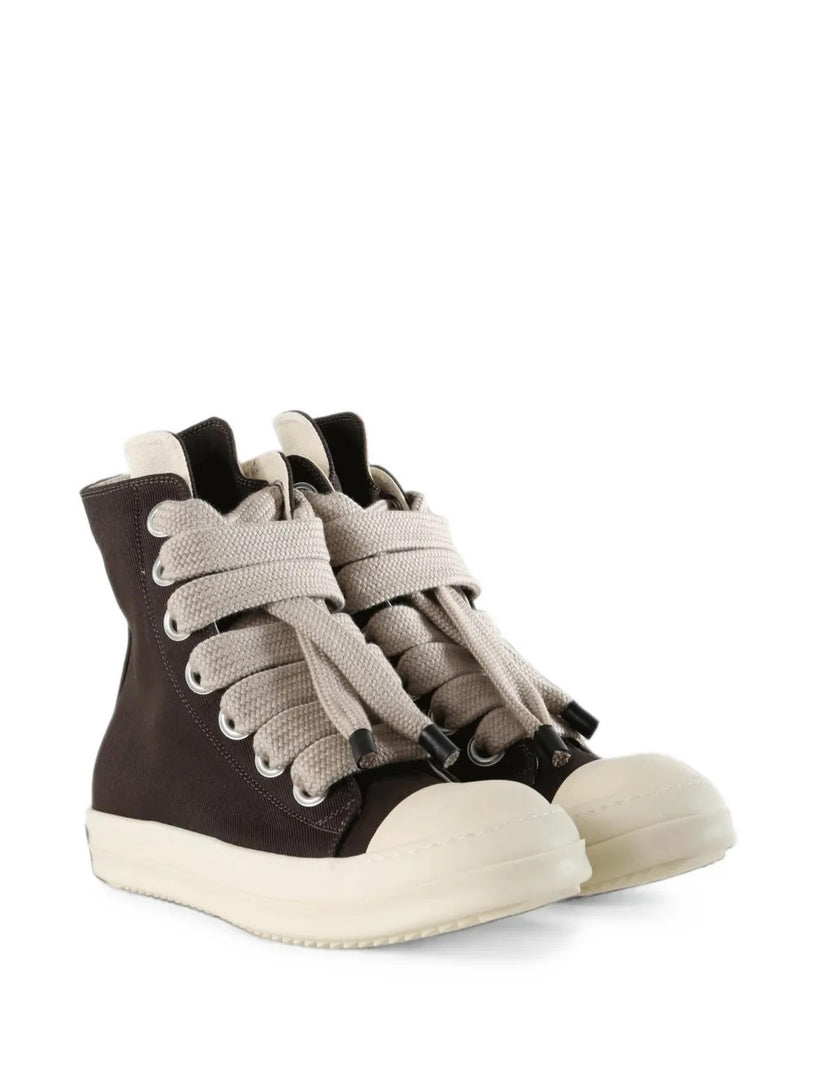 Jumbolace sneaks