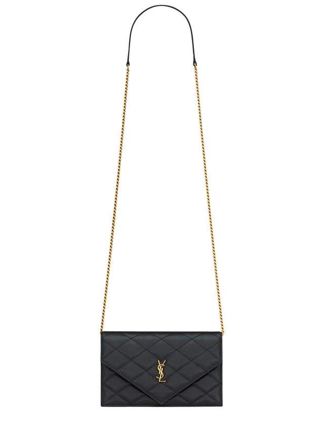 Portafogli PARIS con catena in pelle goffrata GRAIN DE POUDRE