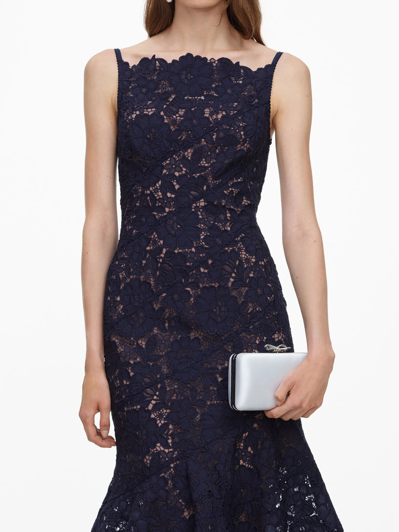 Abito midi con pizzo a spirale