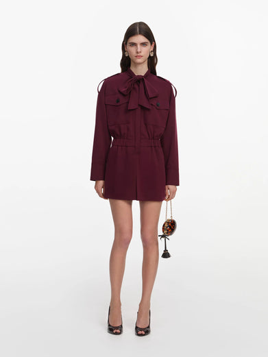 Tutina corta in twill con fiocco al collo