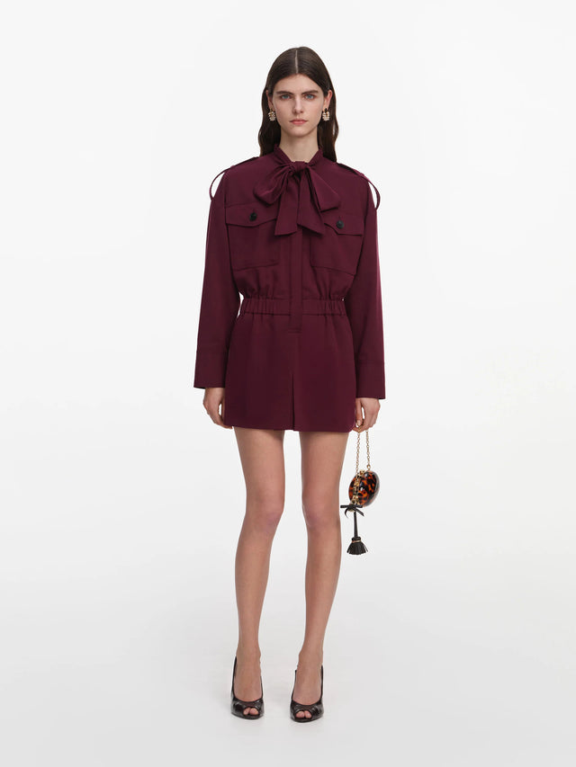 Tutina corta in twill con fiocco al collo
