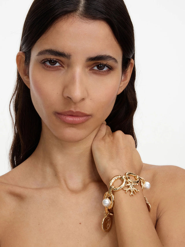 Bracciale con ciondoli in corallo