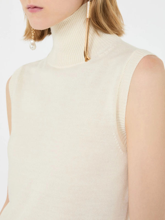Sleeveless Eskimo sweater in pure wool