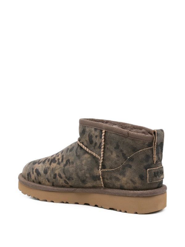 Classic Ultra Mini Spotted Boot