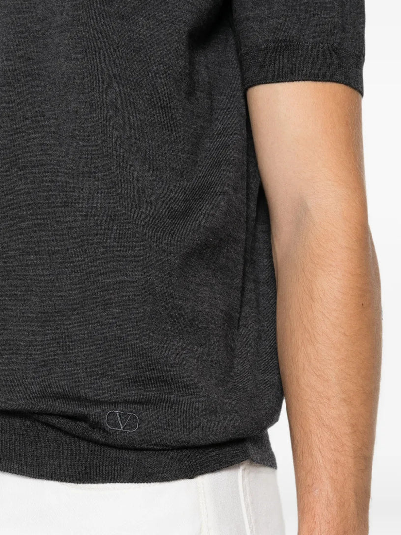 T-shirt con ricamo VLogo