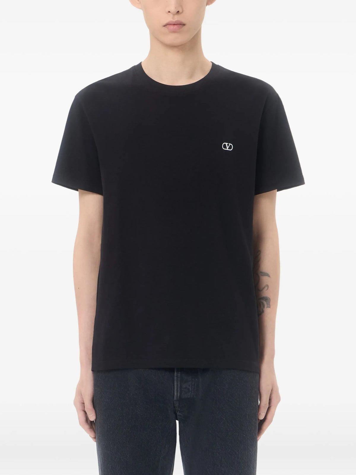 T-Shirt con ricamo VLogo