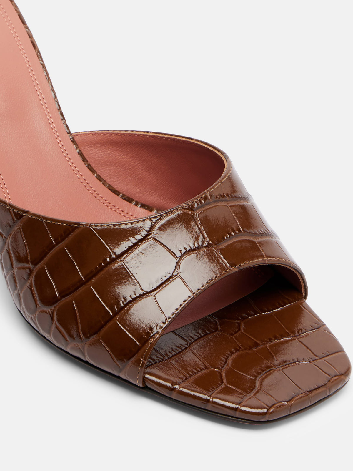 Lupita slipper 70