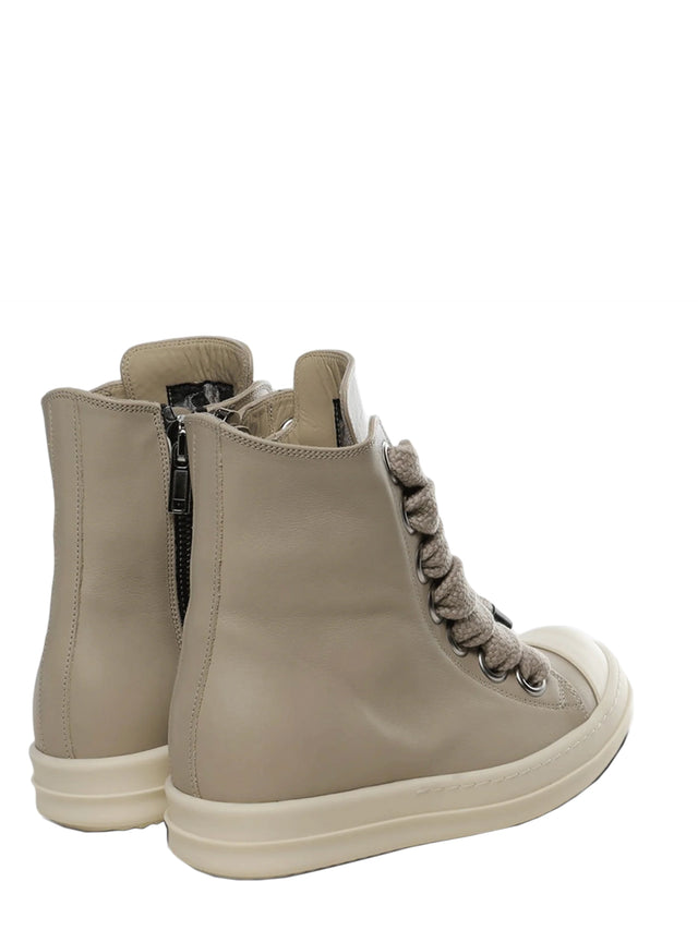 Jumbolace sneaks