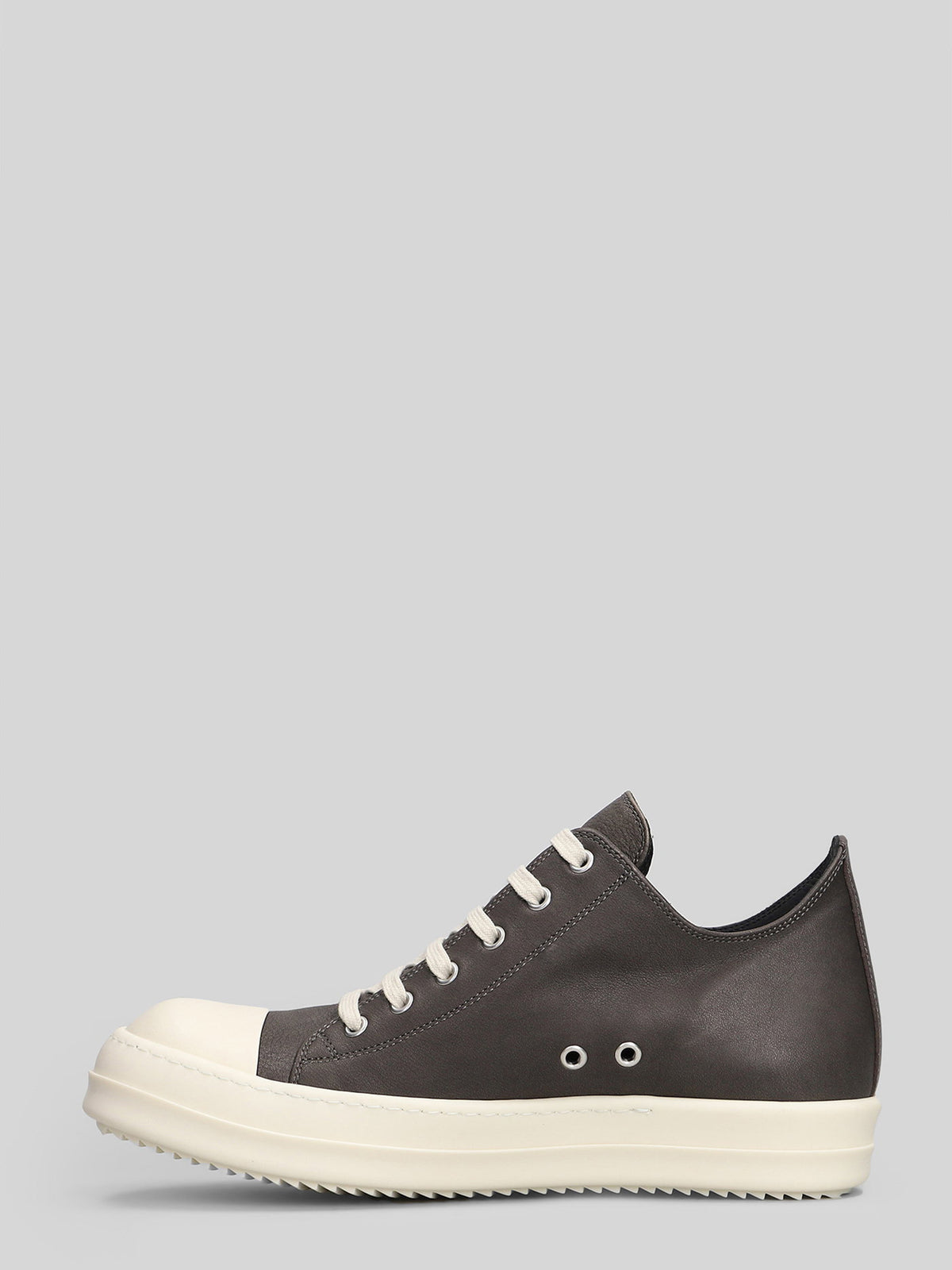 Low leather sneakers