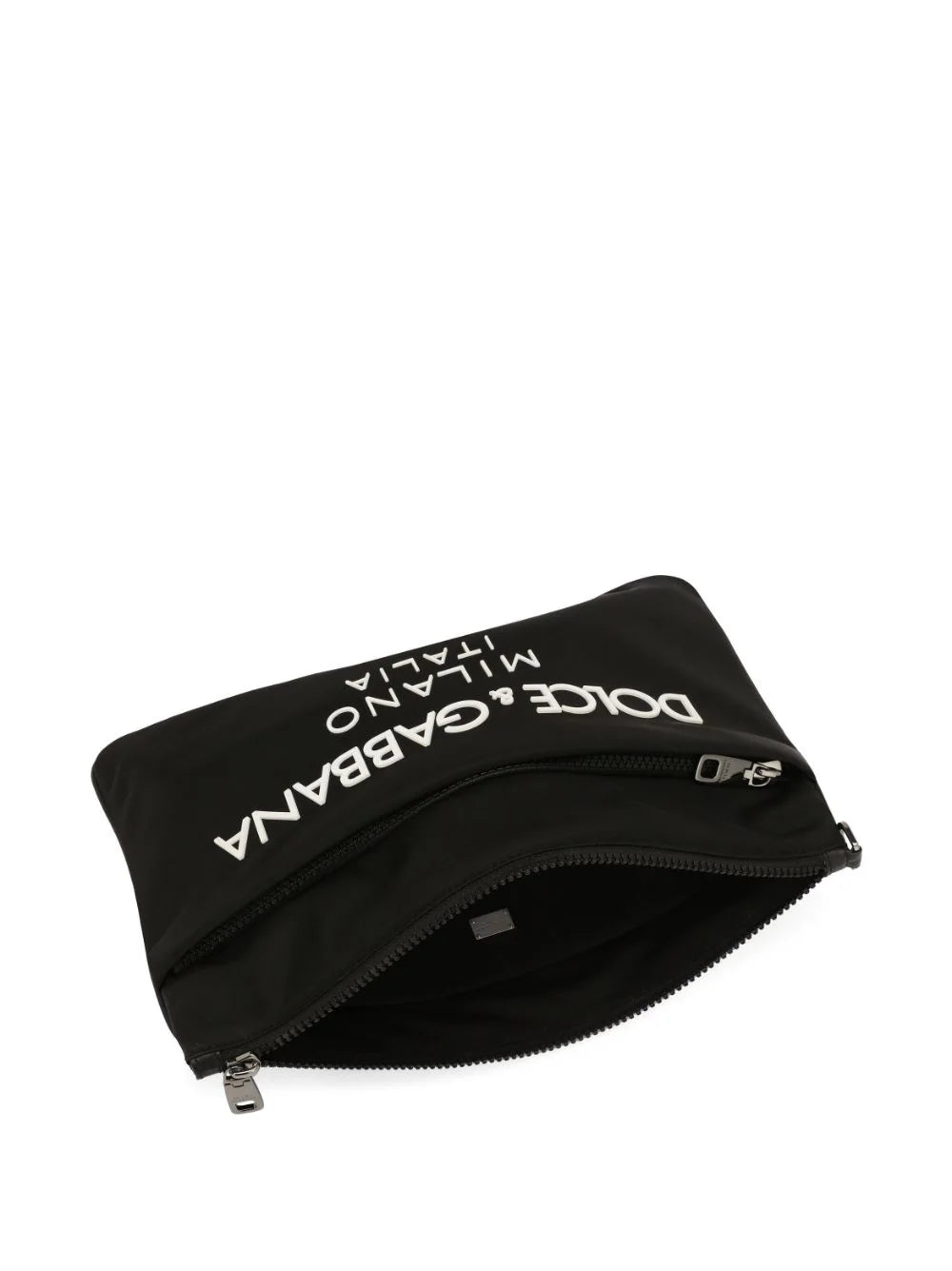 Nylon pouch with rubberized logo